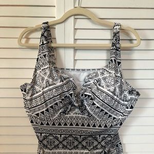 Liz Claiborne tankini NWT 20W geo flower print